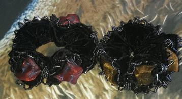 2 nieuwe scrunchies met glimsteentjes beschikbaar voor biedingen