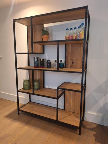 Boekenkast Vakkenkast Roomdivider  beschikbaar voor biedingen