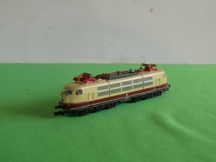 Fleischmann N-spoor lok met 3 rijtuigen DB, Hobby en Vrije tijd, Modeltreinen | N-Spoor, Gebruikt, Locomotief, Gelijkstroom, Fleischmann