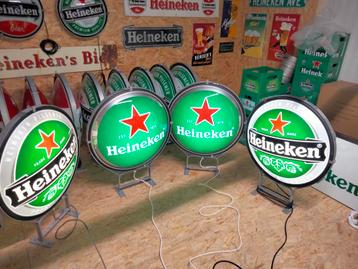 Dubbele grote Heineken lichtbakken.  beschikbaar voor biedingen