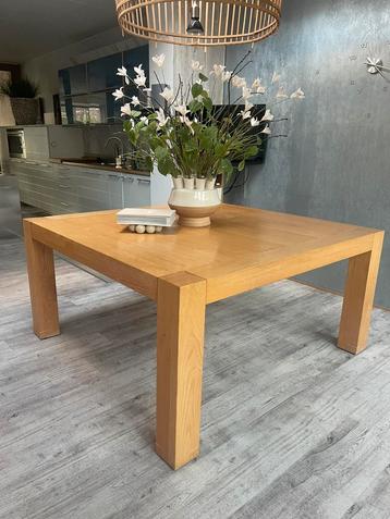 Eettafel viekant 150x150 cm essen hout beschikbaar voor biedingen