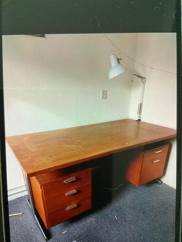 Vintage Bureau midcentury beschikbaar voor biedingen