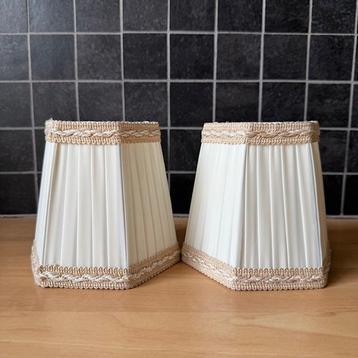 Lampenkapjes, klemkapjes, plisé kapje, vintage, netjes beschikbaar voor biedingen