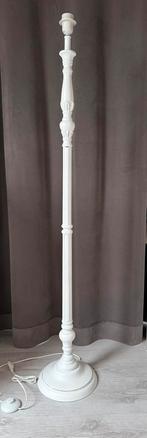 Witte staande lamp, Huis en Inrichting, Lampen | Vloerlampen, Ophalen, Zo goed als nieuw, 150 tot 200 cm