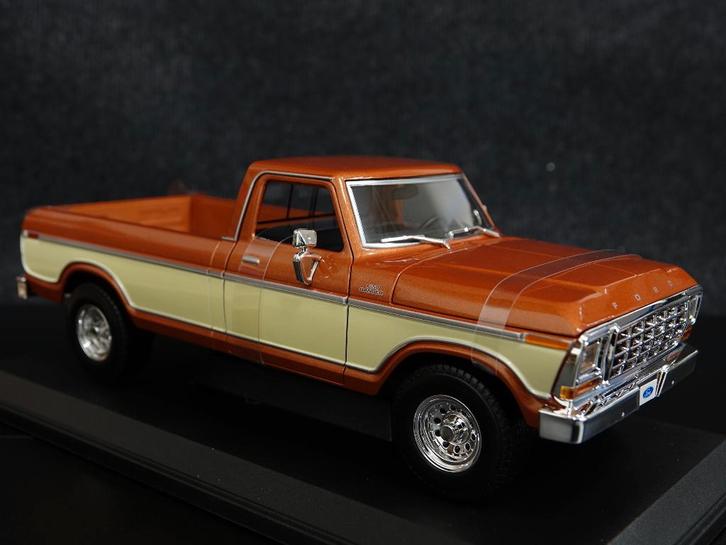 Maisto 1:18 1979 Ford F150 Pick-Up Koper-beige of blauw-wit, Hobby en Vrije tijd, Modelauto's | 1:18, Nieuw, Auto, Maisto, Ophalen of Verzenden