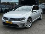 Volkswagen Passat 1.4 TSI GTE Highline PANO/LEDER/CAMERA/APK, Auto's, Gebruikt, 1622 kg, Hybride Elektrisch/Benzine, 1600 kg