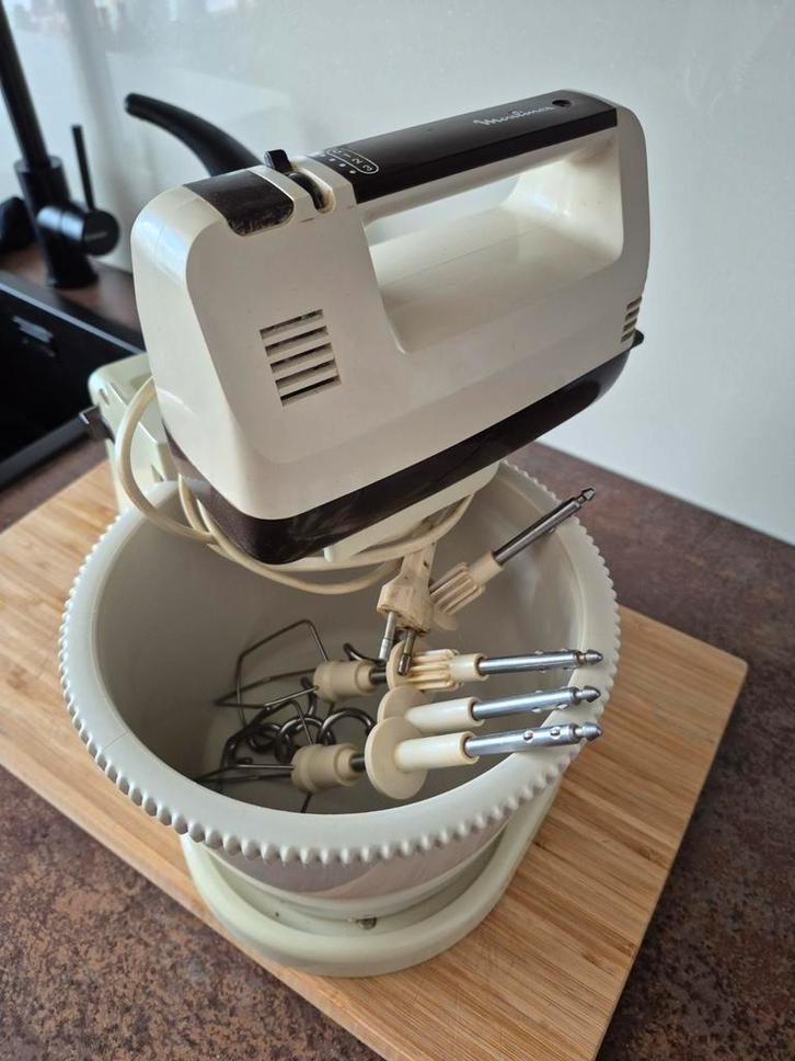 Vintage Moulinex Mixer met Mengkom, Witgoed en Apparatuur, Keukenmixers, Gebruikt, 1 tot 2 liter, 3 snelheden of meer, Ophalen of Verzenden