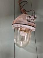 Originele Oost-Europese fabriekslampen industriele robuuste, Ophalen of Verzenden, Zo goed als nieuw, Glas, Minder dan 50 cm