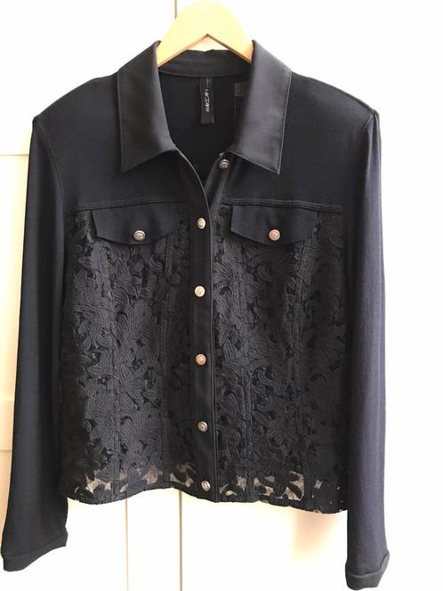 Marccain kort jasje met opengewerk kant, Kleding | Dames, Jasjes, Kostuums en Pakken, Zo goed als nieuw, Maat 42/44 (L), Blauw
