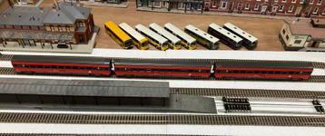 3 eurofirma ÖBB sneltreinwagons zwart/rood 2e klas beschikbaar voor biedingen