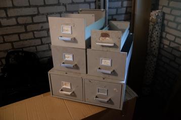 Metalen archieflades – ladeblok met 2 lades + 4 losse lades beschikbaar voor biedingen