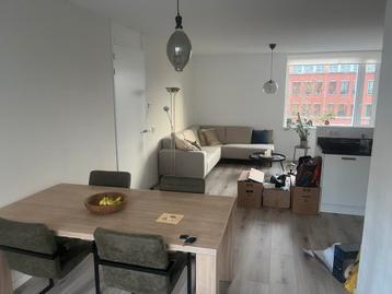 Eettafel 180 cm beschikbaar voor biedingen