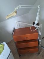 Kast met loeplamp - schoonheidsspecialist/pedicure, Ophalen, Gebruikt
