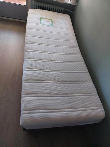 Aangeboden in nieuwstaat boxspring met Pocketveer matras  beschikbaar voor biedingen