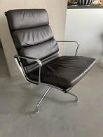 Originele Eames Soft Pad Chair EA 216, Ophalen, Zo goed als nieuw, Bruin