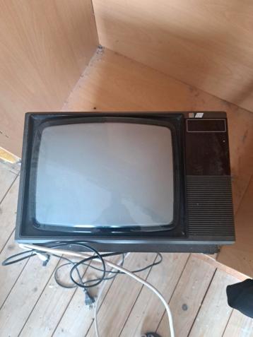 Vintage tv DCF port colour 451VR beschikbaar voor biedingen