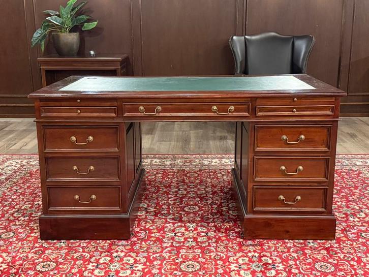 Klassiek Engels bureau #598, Huis en Inrichting, Bureaus, Zo goed als nieuw, Bureau, Ophalen of Verzenden