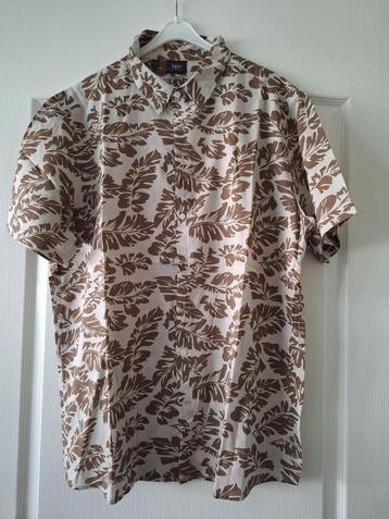 Dunne katoenen zomerblouse met korte mouw beschikbaar voor biedingen