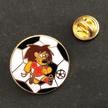 Pin Voetbal EK 1993 beschikbaar voor biedingen