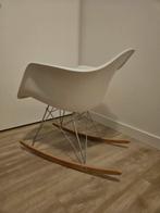 Schommelstoel - Ideaal voor flesvoeding!, Huis en Inrichting, Stoelen, Ophalen, Gebruikt, Twee, Hout