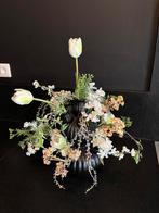 Zwarte tulpenvaas met zijde bloemen, Huis en Inrichting, Ophalen of Verzenden, Zo goed als nieuw, Binnen