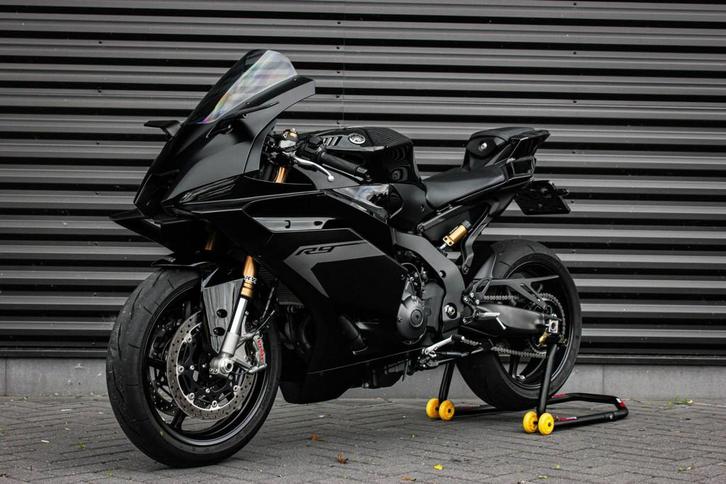 Yamaha Sport R9 ABS 119PK 2025 / 1DKM / DEMO / COMPLETE DOCU, Motoren, Motoren | Yamaha, Bedrijf, Sport, meer dan 35 kW, ABS, LED Verlichting