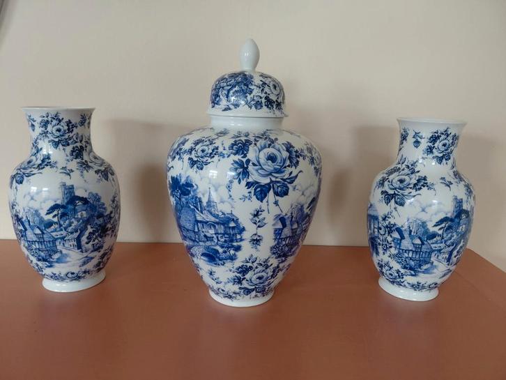 Blauwe Vazen Set, Huis en Inrichting, Woonaccessoires | Vazen, Zo goed als nieuw, Blauw, 50 tot 75 cm, Aardewerk of Porselein