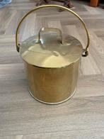 Antieke koperen ketel., Ophalen