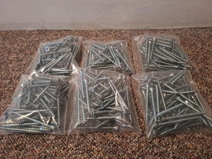 Te koop 300 Schroeven Spaanplaatschroeven 5x60, Doe-het-zelf en Verbouw, IJzerwaren en Bevestigingsmiddelen, Nieuw, Schroeven