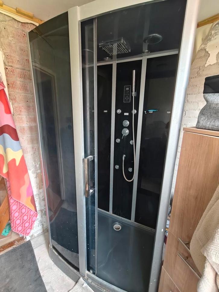 Douchecabine met licht, radio en 3 waterstralen opties., Huis en Inrichting, Badkamer | Complete badkamers, Gebruikt, Met douche