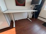 In hoogte verstelbaar bureau (ikea), Huis en Inrichting, Bureaus, Ophalen, In hoogte verstelbaar, Zo goed als nieuw, Bureau