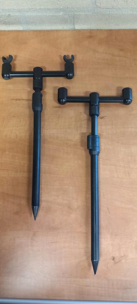 2 Fox Banksticks 12 inch met Buzzerbars & Achtersteuntjes, Watersport en Boten, Hengelsport | Karpervissen, Overige typen, Ophalen of Verzenden