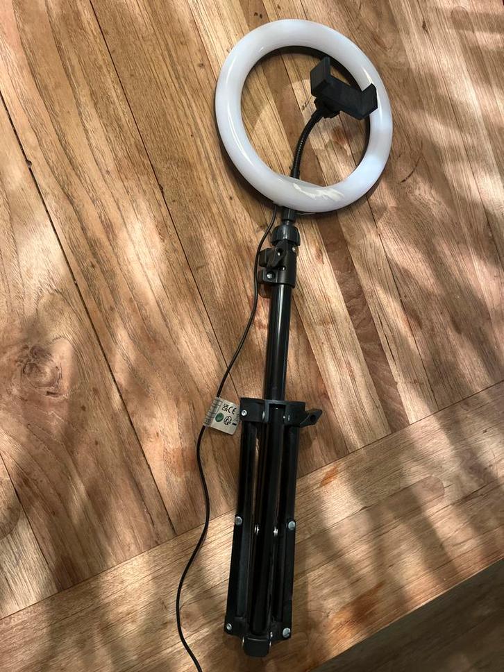 Gebruikte selfielamp / lichtlamp - Werkt goed!, Audio, Tv en Foto, Fotografie | Fotostudio en Toebehoren, Gebruikt, Lamp of Flitsset