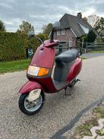 Piaggio sfera duitse papieren 2 takt 80cc, Fietsen en Brommers, Scooters | Piaggio, Ophalen of Verzenden, Zo goed als nieuw, Benzine