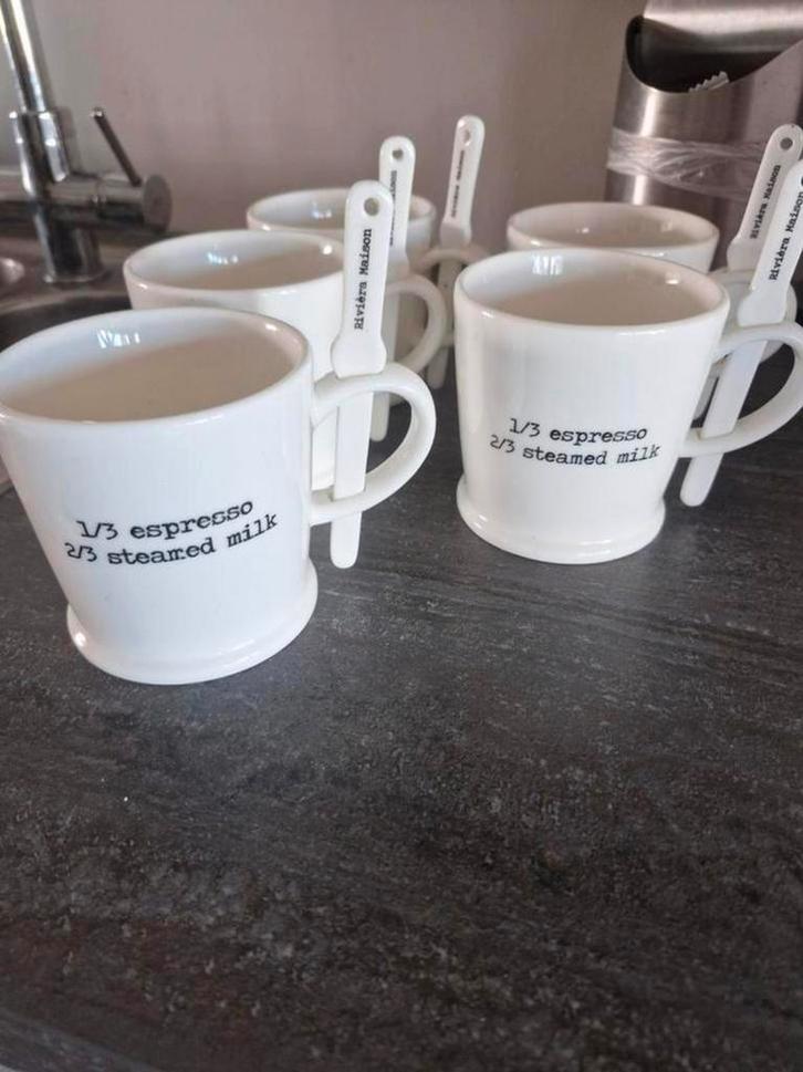 Riviera Maison Mokken met Lepels - Set van 5, Huis en Inrichting, Keuken | Servies, Zo goed als nieuw, Kop(pen) en/of Schotel(s)