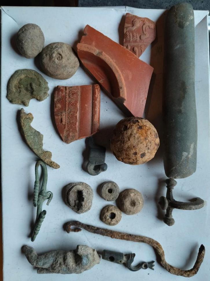 Divers Romeins/ middeleeuws bodemvondst, Antiek en Kunst, Antiek | Overige Antiek, Ophalen of Verzenden