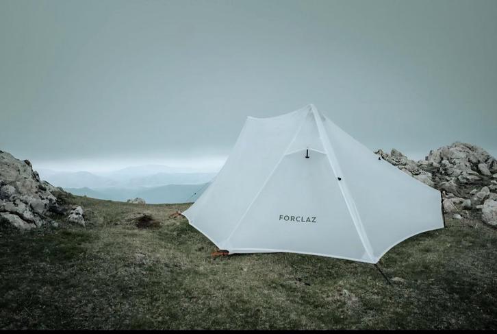 Trekkingtent MT900 van Decathlon + footprint, Caravans en Kamperen, Tenten, Zo goed als nieuw, Ophalen of Verzenden