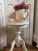 Brocante wit plantentafeltje kruk, wijntafeltje., Antiek en Kunst, Ophalen