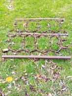 IJzeren eg, compleet, Dieren en Toebehoren