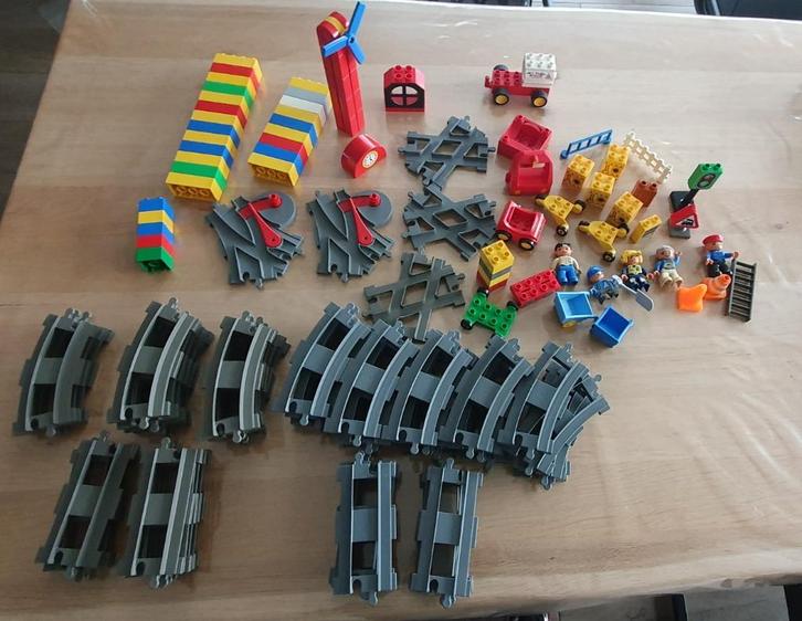 Heel veel rails en toebehoren van Lego Duplo., Kinderen en Baby's, Speelgoed | Duplo en Lego, Zo goed als nieuw, Duplo, Losse stenen