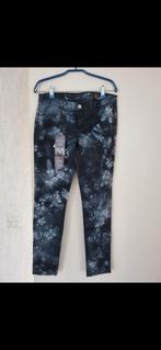 Nieuwe dames spijkerbroekje, Kleding | Dames, Zwart, Nieuw, Ophalen of Verzenden, W33 - W36 (confectie 42/44)