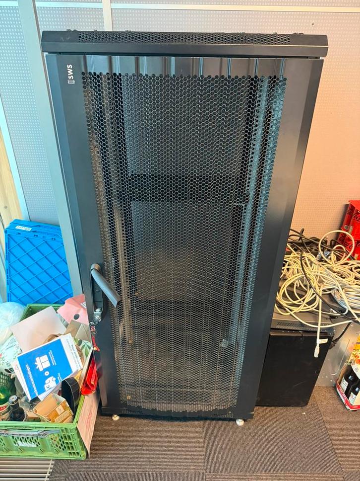 27U Serverkast, Computers en Software, Serverkasten, Gebruikt, Geperforeerd, Geperforeerd, Ophalen