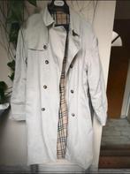 Burberry trenchcoat, Maat 48/50 (M), Beige, Ophalen of Verzenden, Gedragen