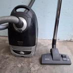 Miele C2 stofzuiger, zuigt goed, niet meer zo mooi, Ophalen