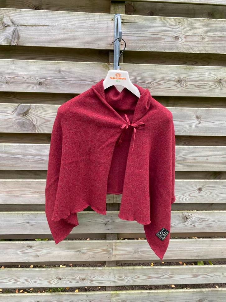 Lewi Design Merino Poncho Granaat, Kleding | Dames, Overige Dameskleding, Zo goed als nieuw, Ophalen of Verzenden