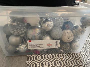 Kerstballen beschikbaar voor biedingen