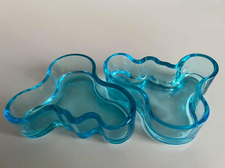 2 Iittala Fins Design Savoy Schaal Light Blue Aalto 10x10 cm, Huis en Inrichting, Woonaccessoires | Schalen en Manden, Zo goed als nieuw