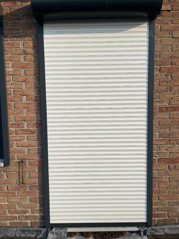 Rolluik beschikbaar voor biedingen