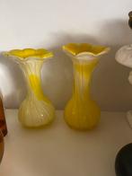Twee gele bloem vazen, Huis en Inrichting, Woonaccessoires | Vazen, Ophalen of Verzenden