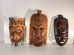 LOT: 2508I- Set van 3 hout gesneden maskers diverse stijlen, Ophalen of Verzenden